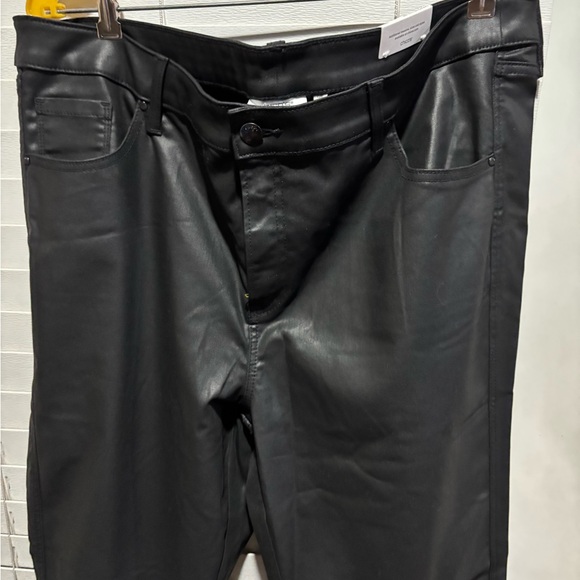 Chico's Womens Dark faux Leather look Jeans - Picture 8 of 15